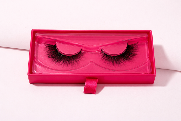internet buzz — faux mink strip lashes