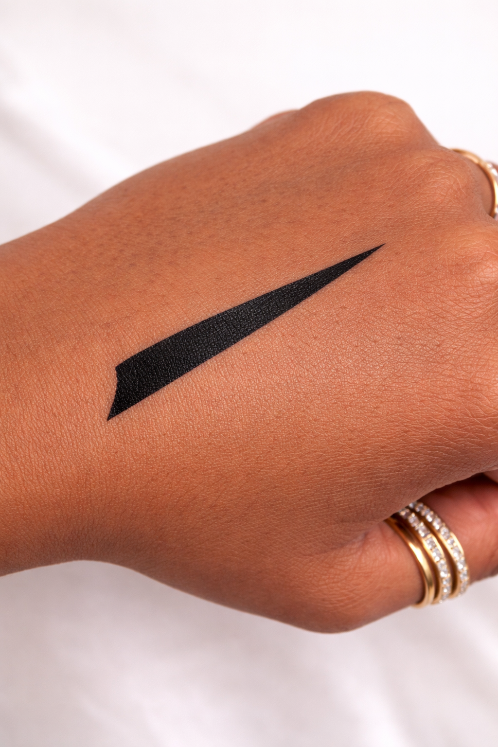 overachiever precision liquid eyeliner